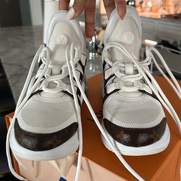 Worn once Louis Vuitton arch sneakers size 38 - Picture 2 of 6